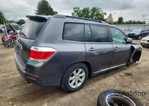 2012 Toyota Highlander Base z USA, uszkodzony, nr VIN 5TDBK3EH6CS119398